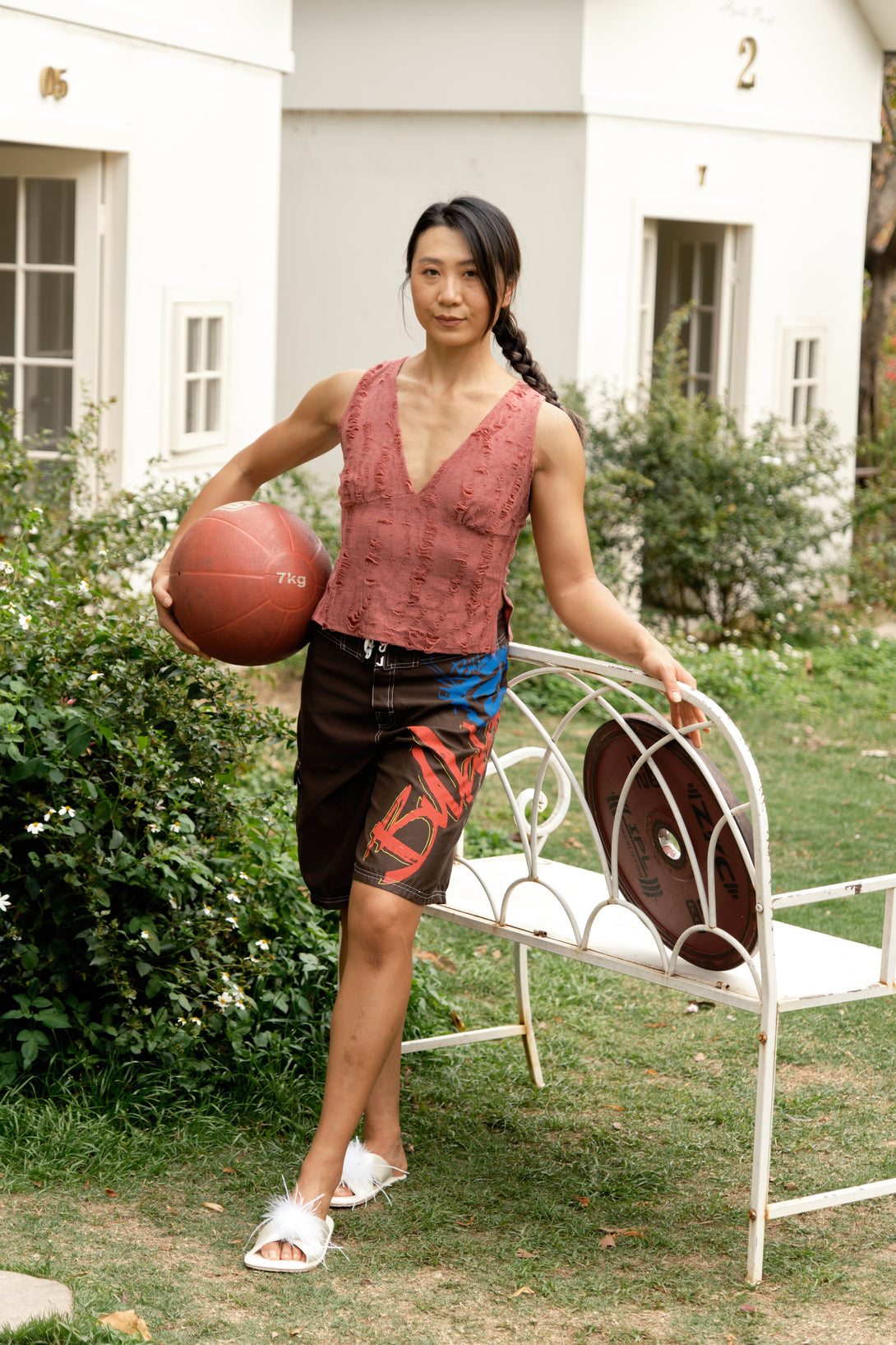 Sporty woman wearing Amber fitted activewear